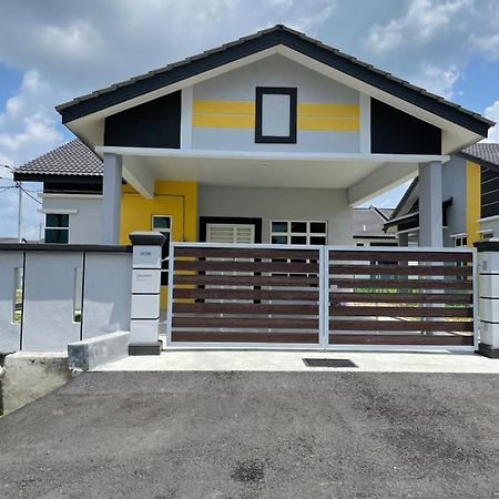 Bungalow Homestay Jasin Perdana Exteriér fotografie